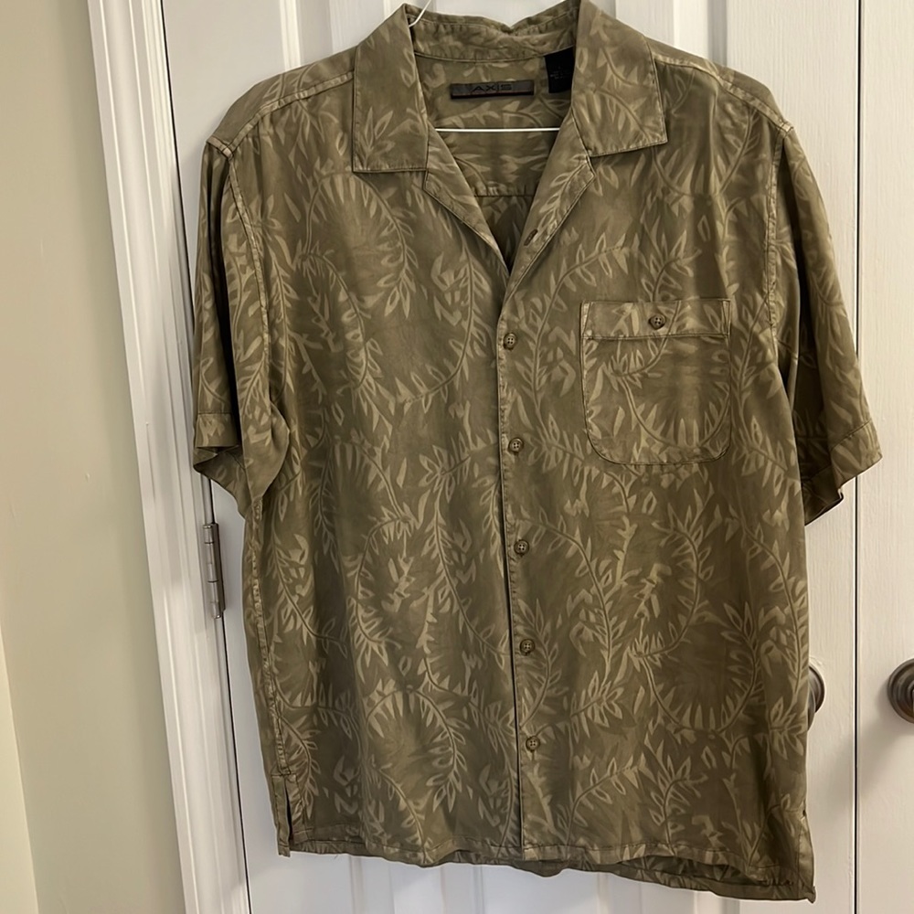 AXIS short sleeve men’s shirt. Size L